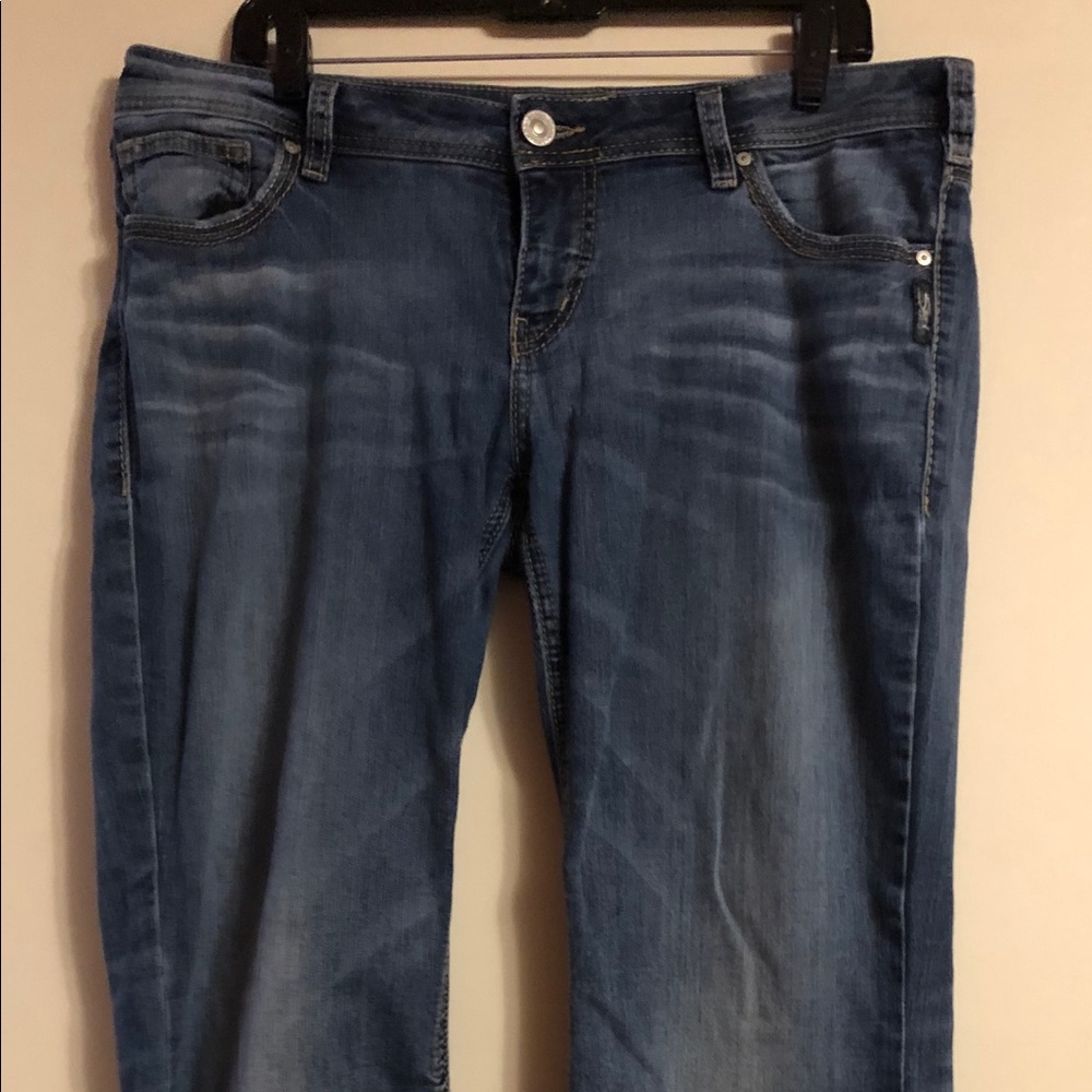 Dark wash, stretchy bootcut